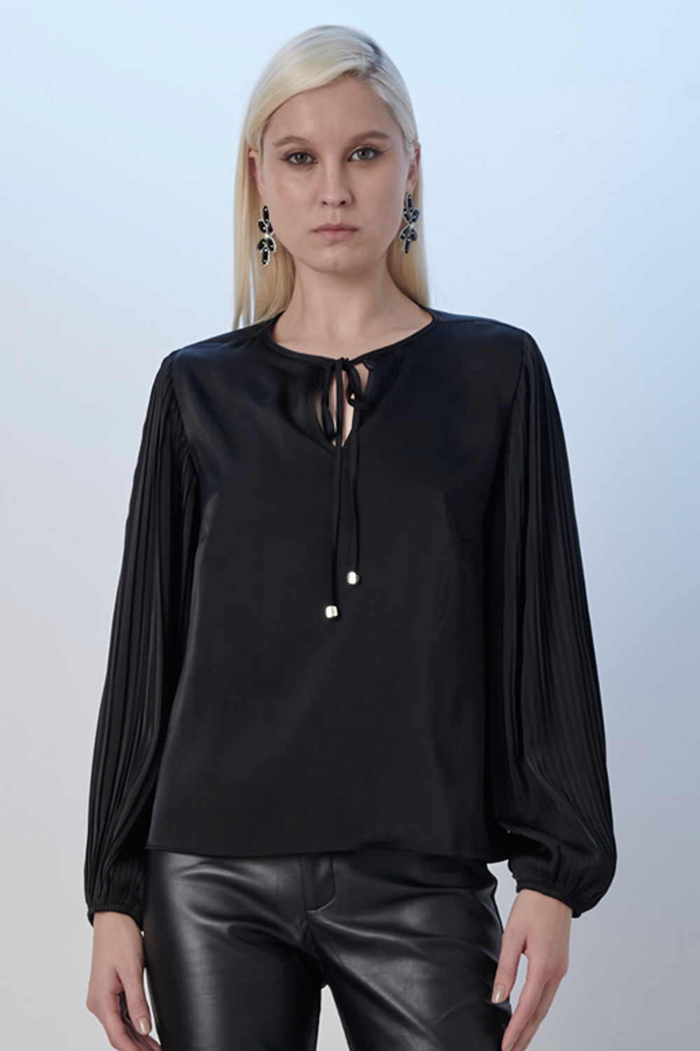 05130589_060_1-SMK-CAMISA-COM-MANGAS-PLISSADAS-REGINA 05130589_060_1-SMK-CAMISA-COM-MANGAS-PLISSADAS-REGINA